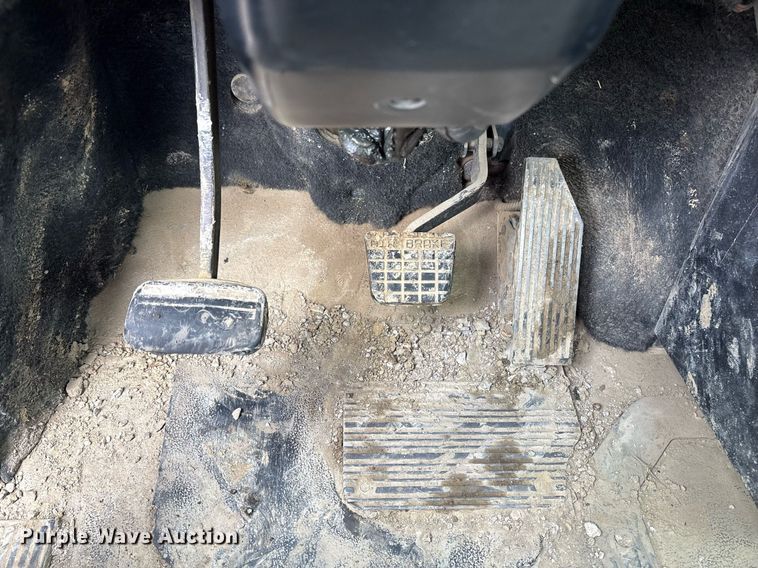 image for item EC4354 1997 Mack CH613 water truck