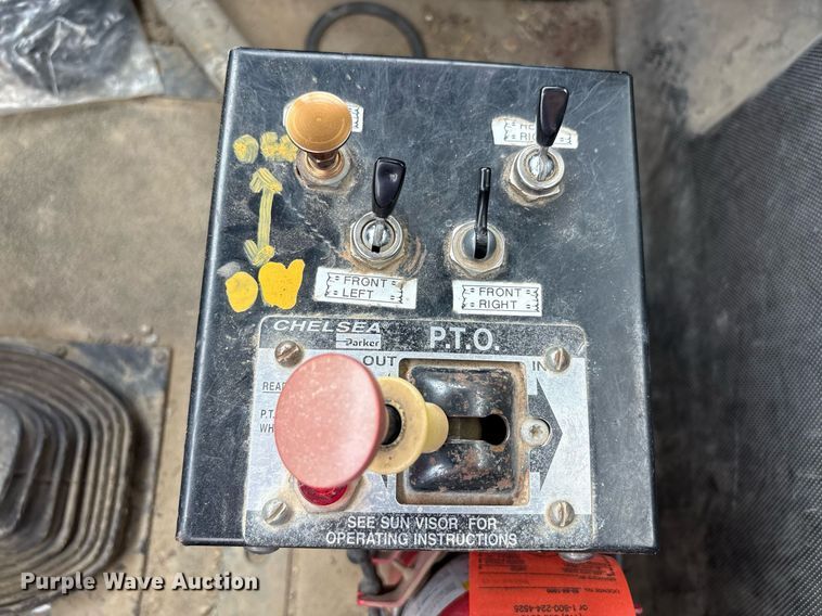 image for item EC4354 1997 Mack CH613 water truck