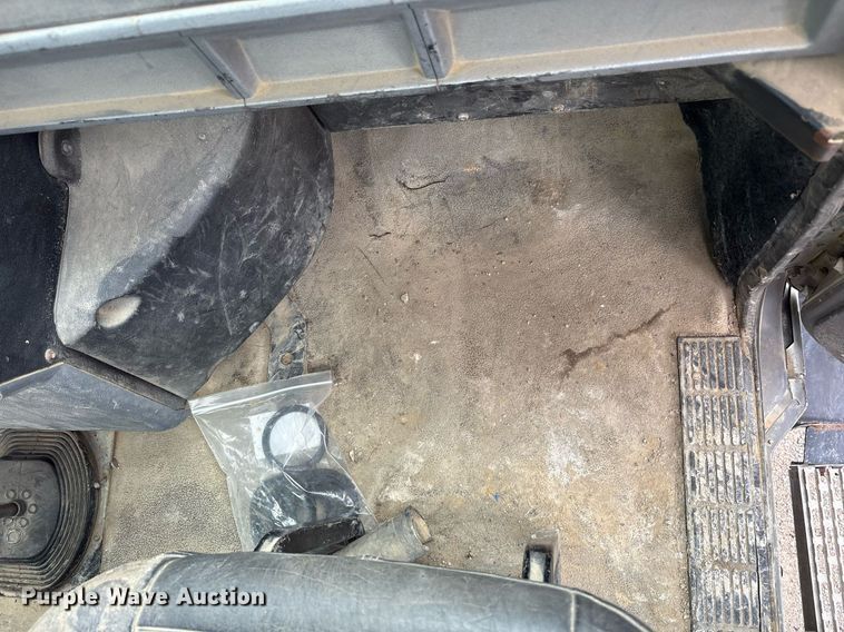 image for item EC4354 1997 Mack CH613 water truck