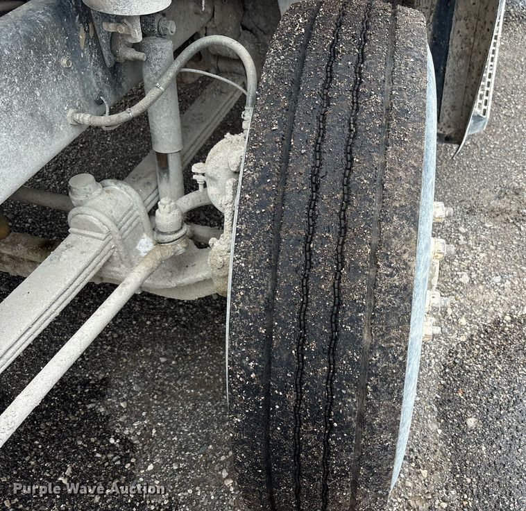 image for item EC4354 1997 Mack CH613 water truck