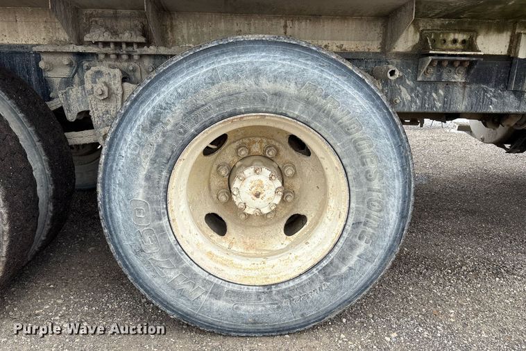 image for item EC4354 1997 Mack CH613 water truck