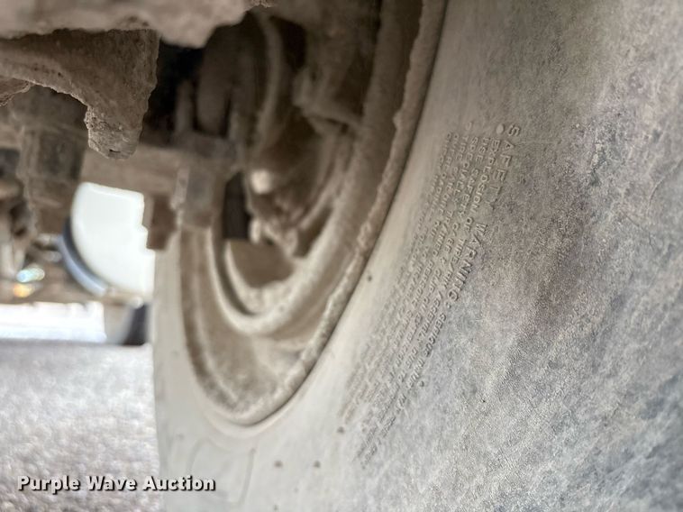 image for item EC4354 1997 Mack CH613 water truck