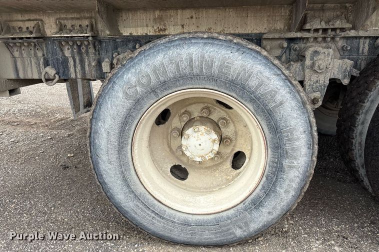 image for item EC4354 1997 Mack CH613 water truck