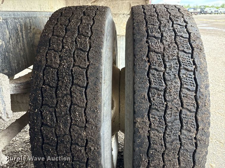 image for item EC4354 1997 Mack CH613 water truck