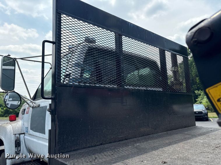 image for item EC4355 2000 GMC C8500 crane truck