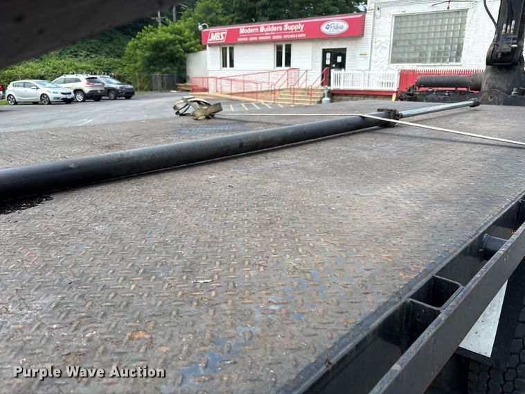 image for item EC4355 2000 GMC C8500 crane truck