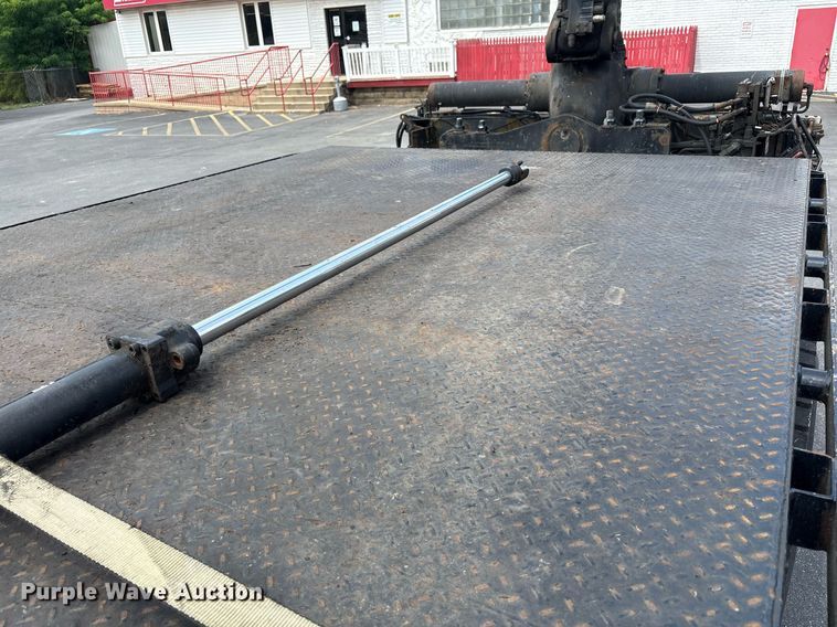 image for item EC4355 2000 GMC C8500 crane truck