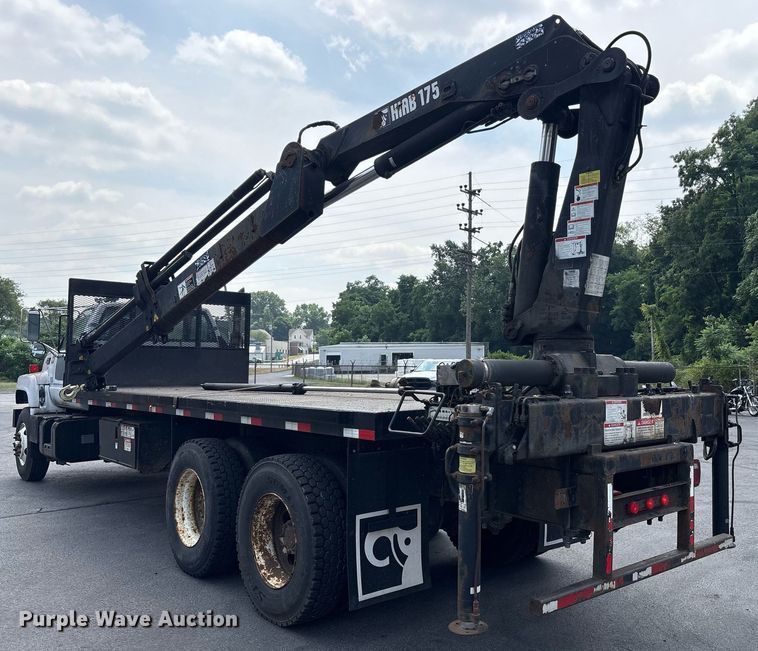 image for item EC4355 2000 GMC C8500 crane truck