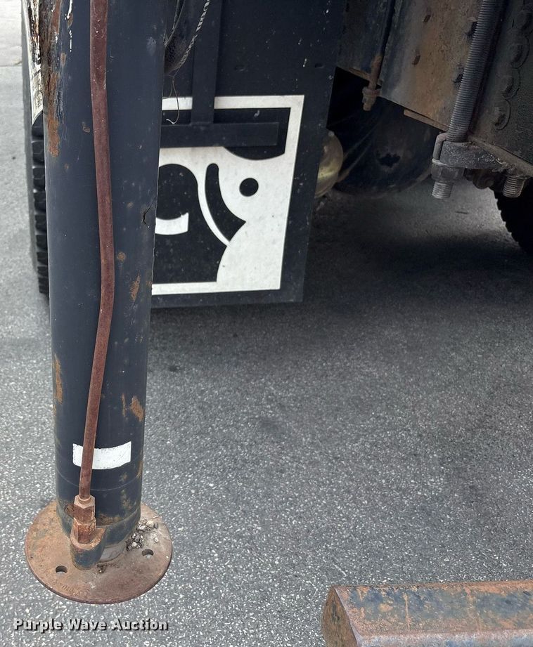 image for item EC4355 2000 GMC C8500 crane truck