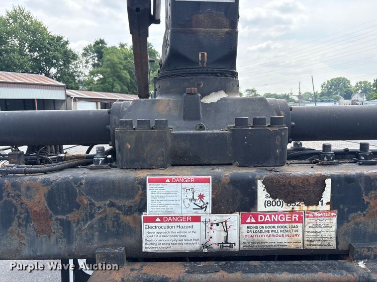 image for item EC4355 2000 GMC C8500 crane truck