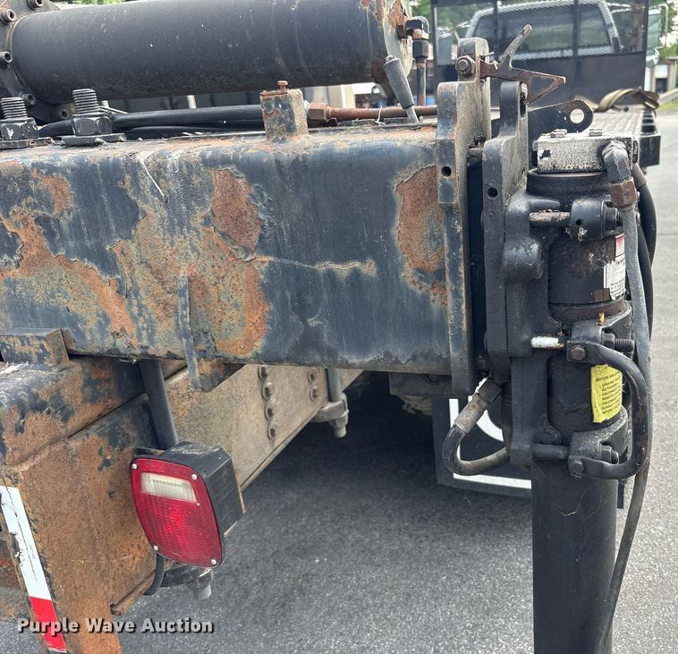 image for item EC4355 2000 GMC C8500 crane truck