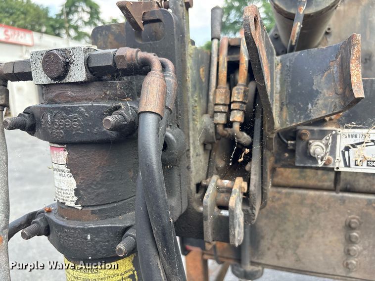 image for item EC4355 2000 GMC C8500 crane truck