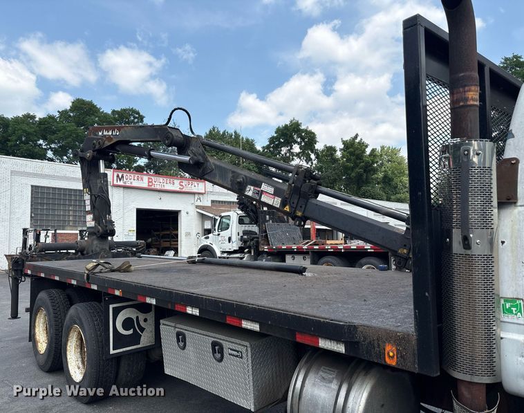 image for item EC4355 2000 GMC C8500 crane truck