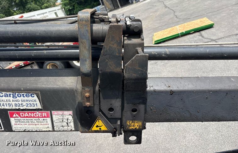 image for item EC4355 2000 GMC C8500 crane truck