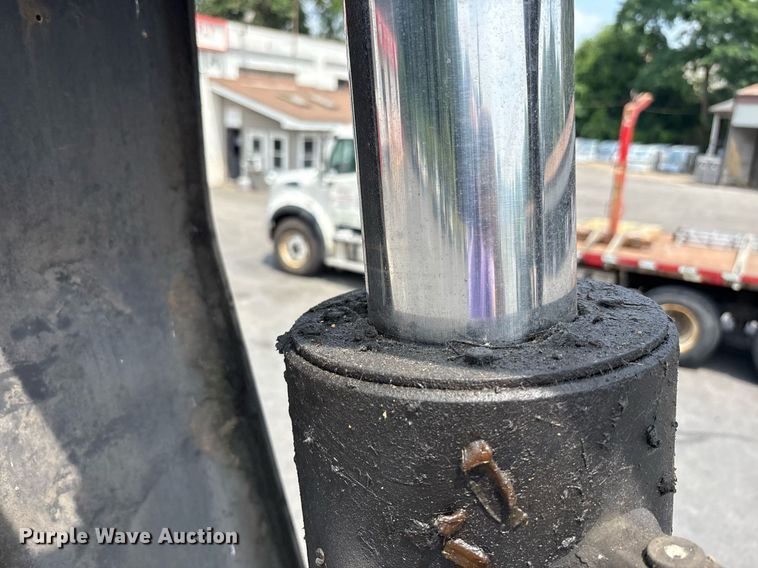 image for item EC4355 2000 GMC C8500 crane truck