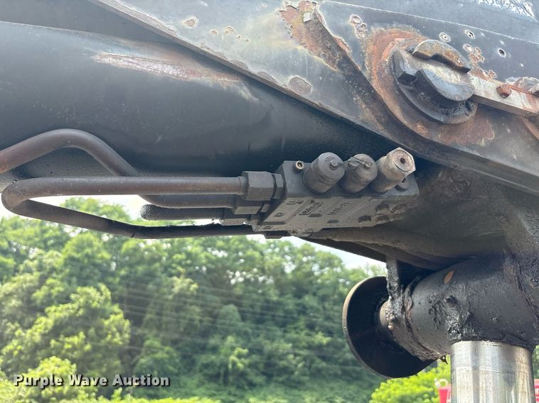 image for item EC4355 2000 GMC C8500 crane truck