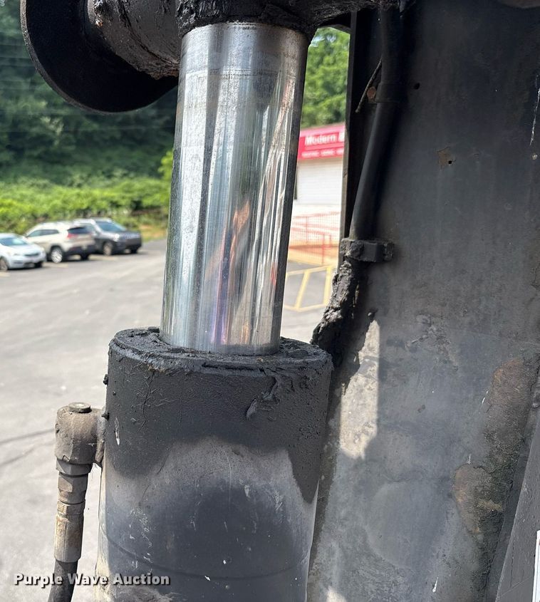 image for item EC4355 2000 GMC C8500 crane truck