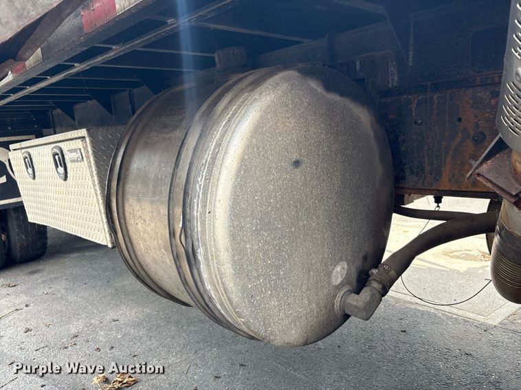 image for item EC4355 2000 GMC C8500 crane truck