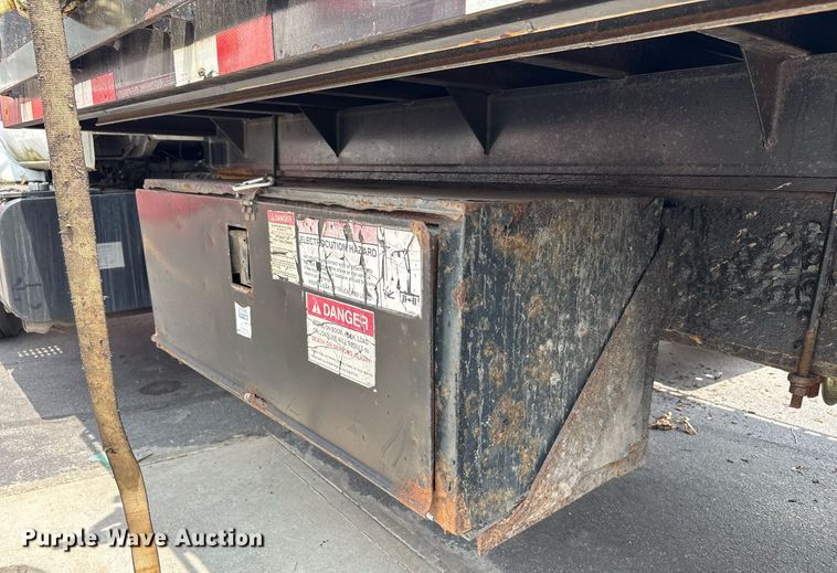 image for item EC4355 2000 GMC C8500 crane truck