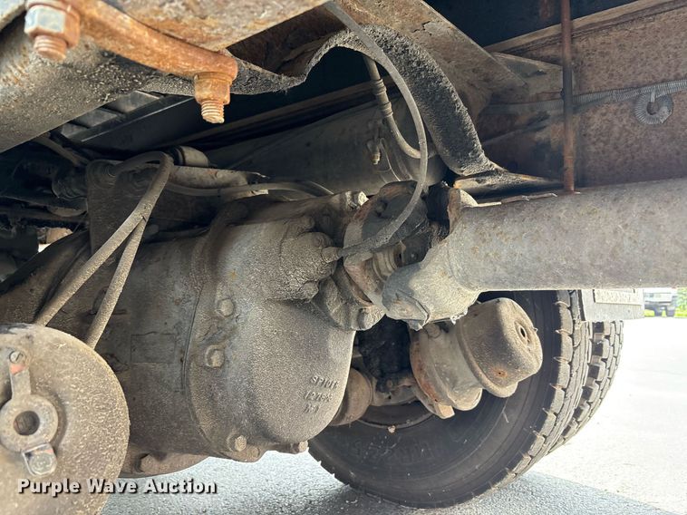 image for item EC4355 2000 GMC C8500 crane truck