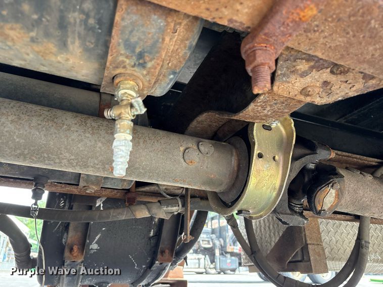 image for item EC4355 2000 GMC C8500 crane truck