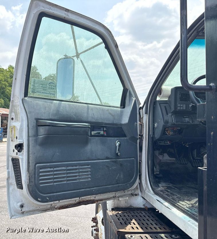 image for item EC4355 2000 GMC C8500 crane truck