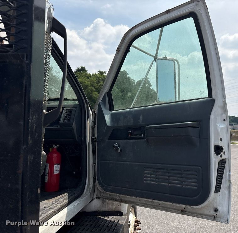 image for item EC4355 2000 GMC C8500 crane truck