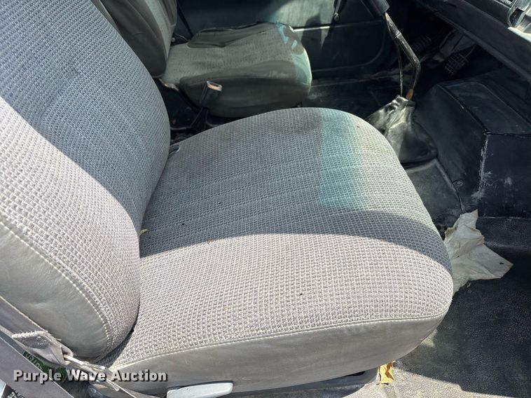 image for item EC4355 2000 GMC C8500 crane truck