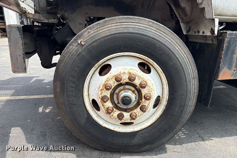 image for item EC4355 2000 GMC C8500 crane truck