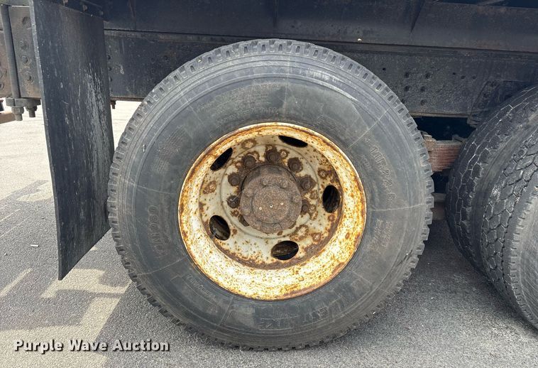 image for item EC4355 2000 GMC C8500 crane truck