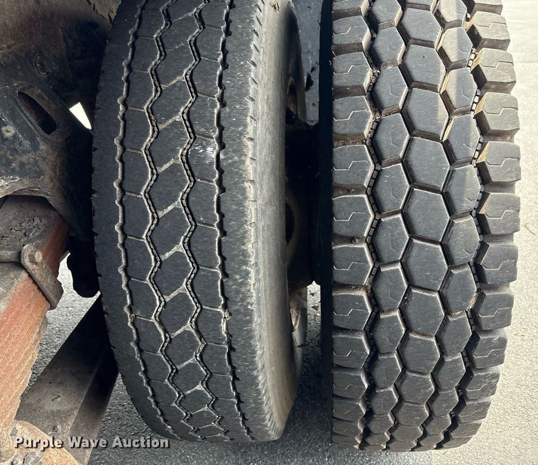 image for item EC4355 2000 GMC C8500 crane truck