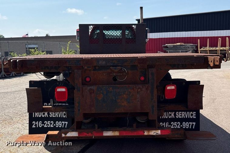 image for item EC4356 2002 GMC C8500 flatbed truck