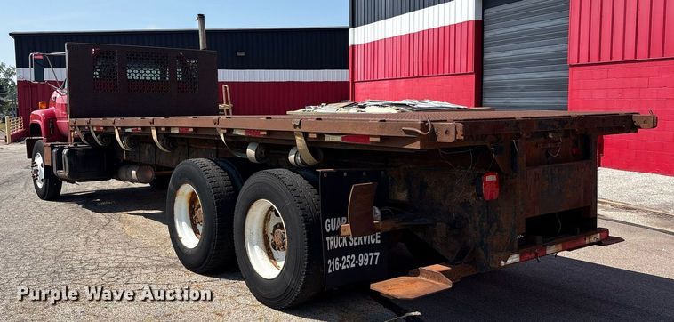 image for item EC4356 2002 GMC C8500 flatbed truck