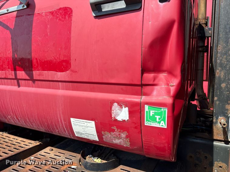 image for item EC4356 2002 GMC C8500 flatbed truck