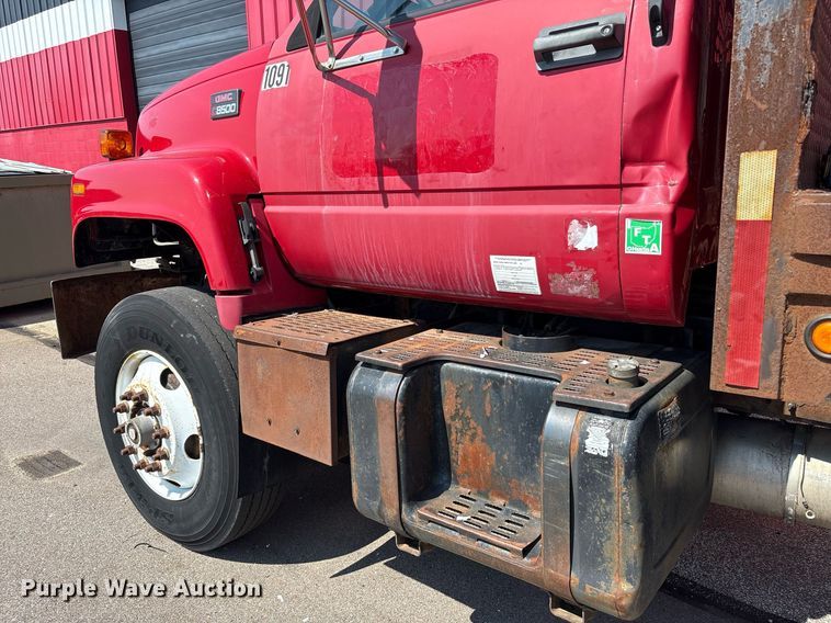 image for item EC4356 2002 GMC C8500 flatbed truck