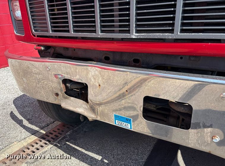 image for item EC4356 2002 GMC C8500 flatbed truck