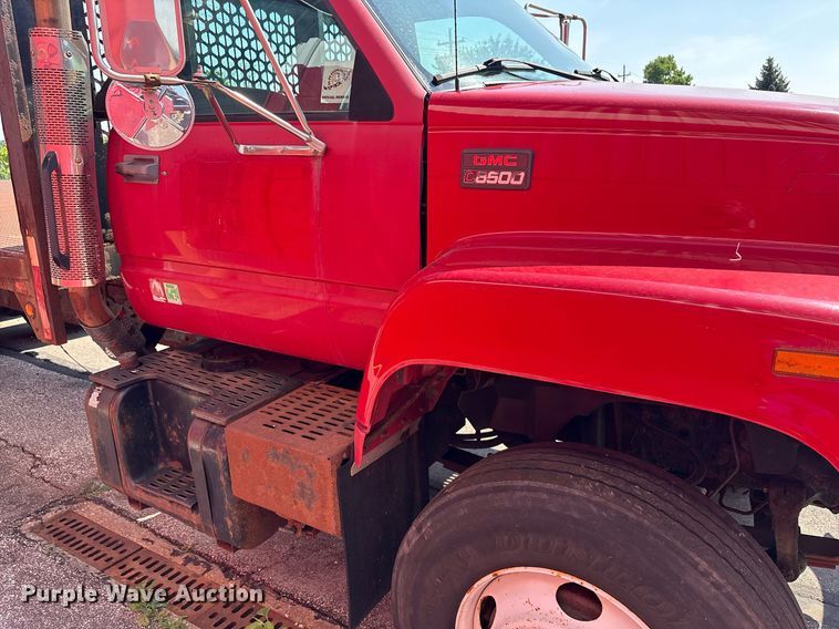 image for item EC4356 2002 GMC C8500 flatbed truck