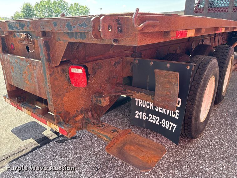 image for item EC4356 2002 GMC C8500 flatbed truck