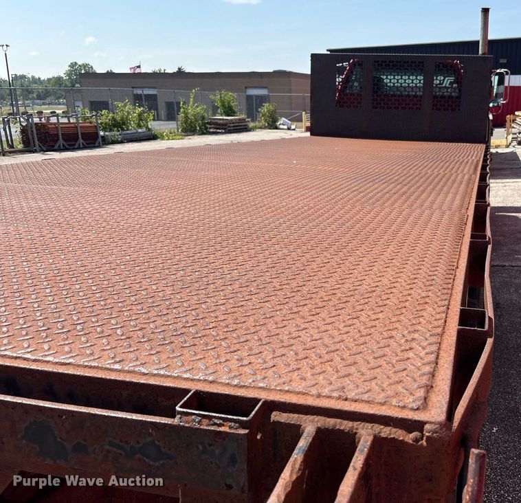 image for item EC4356 2002 GMC C8500 flatbed truck