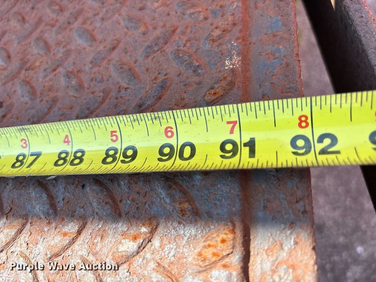 image for item EC4356 2002 GMC C8500 flatbed truck