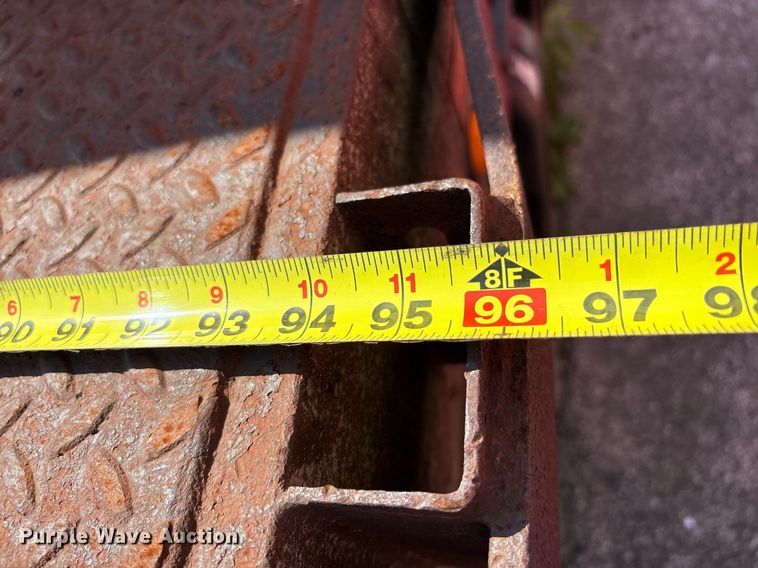 image for item EC4356 2002 GMC C8500 flatbed truck