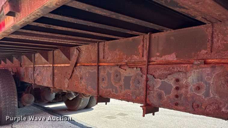 image for item EC4356 2002 GMC C8500 flatbed truck