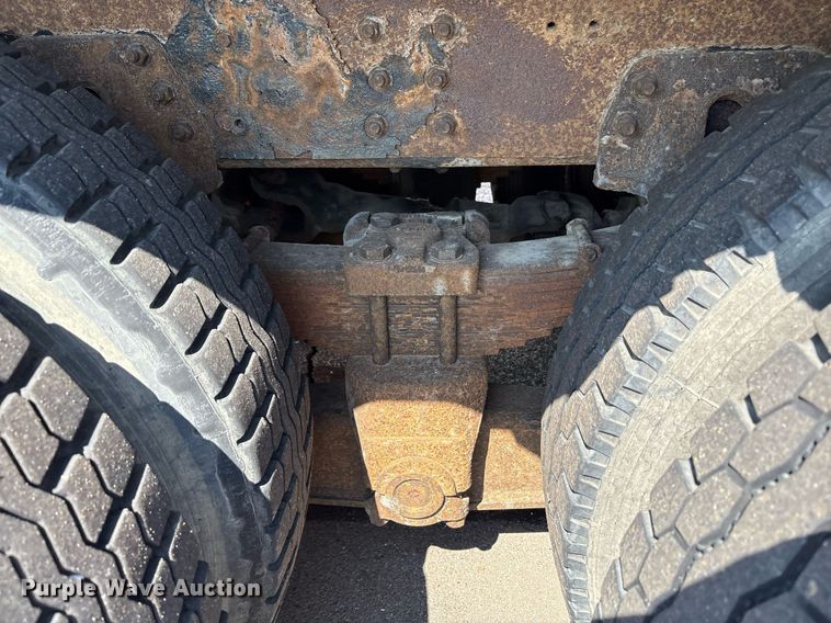 image for item EC4356 2002 GMC C8500 flatbed truck