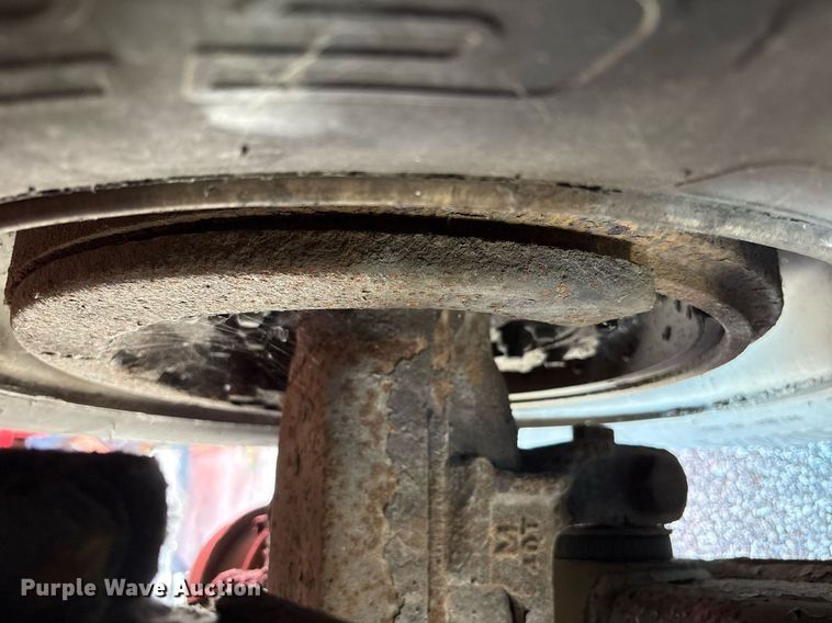 image for item EC4356 2002 GMC C8500 flatbed truck