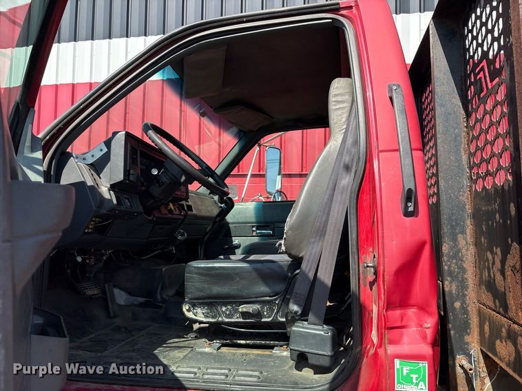 image for item EC4356 2002 GMC C8500 flatbed truck