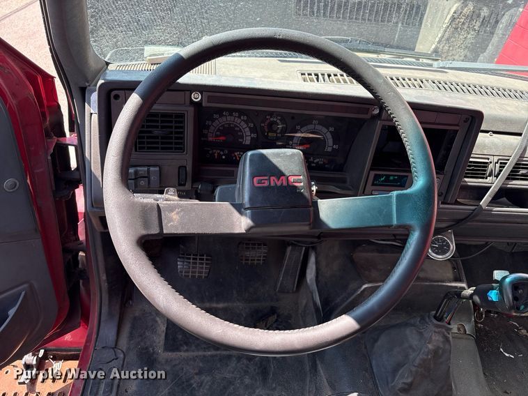 image for item EC4356 2002 GMC C8500 flatbed truck