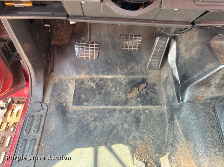 image for item EC4356 2002 GMC C8500 flatbed truck