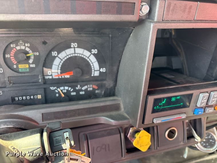 image for item EC4356 2002 GMC C8500 flatbed truck