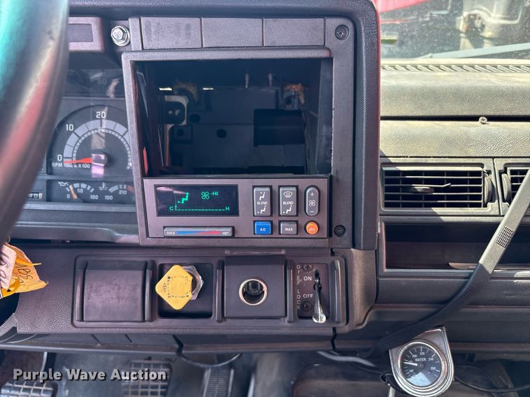 image for item EC4356 2002 GMC C8500 flatbed truck