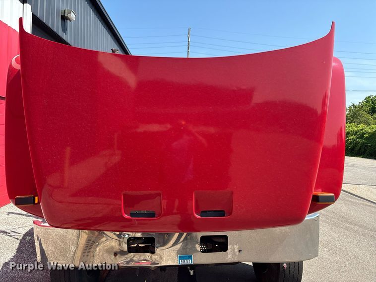 image for item EC4356 2002 GMC C8500 flatbed truck